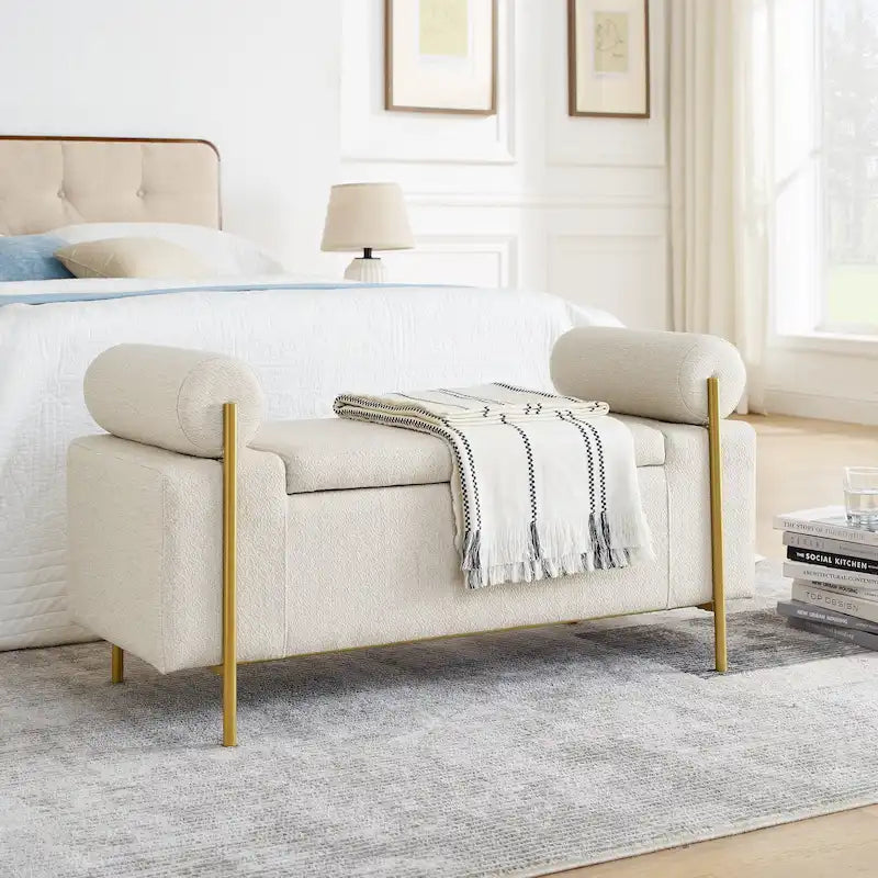 Banc de rangement capitonné Accoudoirs cylindriques Rangement avec couvercle relevable Tissu bouclé Rembourrage en éponge épaisse Structure en bois Pieds en métal doré
