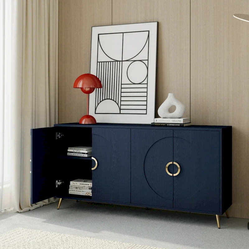 Buffet à quatre portes Détails des panneaux en arcs concentriques Poignées en anneaux dorés Pieds effilés en métal doré Intérieur à deux niveaux MDF Placage en bois massif Laque bleu marine