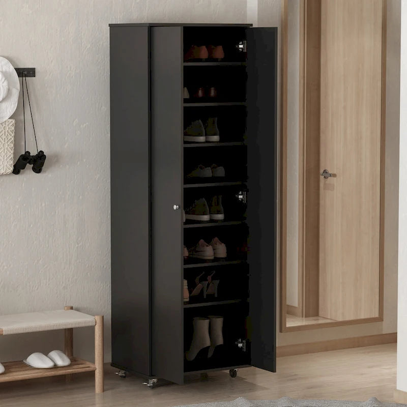 Meuble à chaussures haut double porte huit étagères intérieures trois réglables contient 24 paires quatre roulettes poignées bouton rond MDF