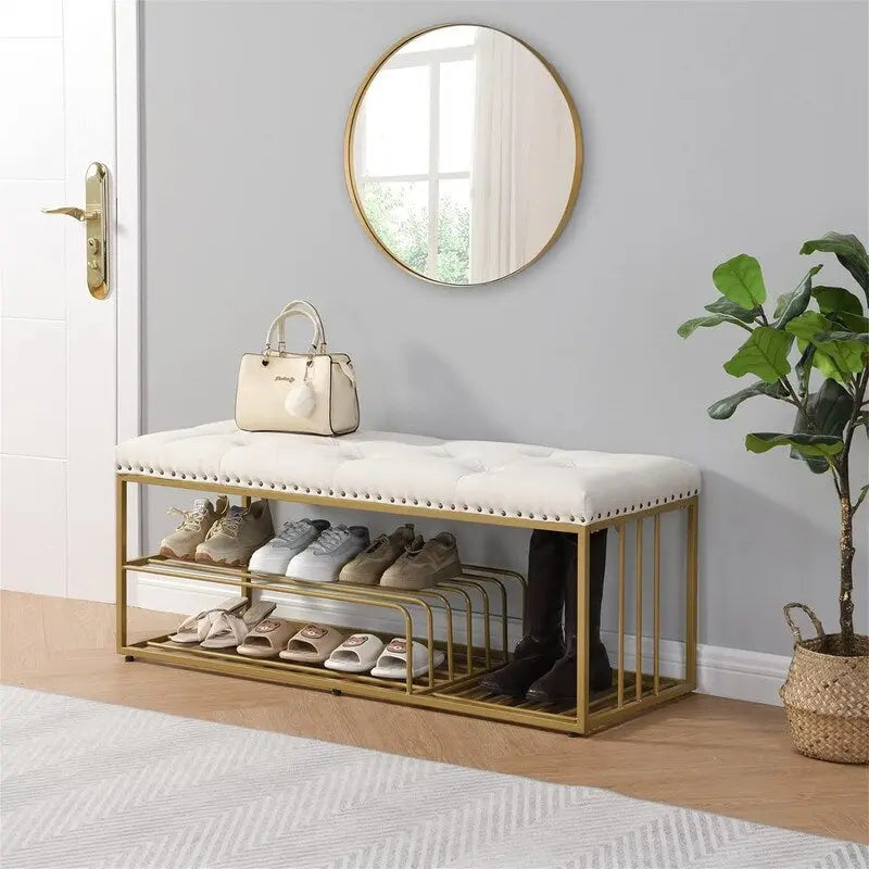 Banc d'entrée capitonné de 119 cm avec étagère à chaussures ouverte à deux niveaux, capitonnage à boutons, garniture cloutée, cadre en métal doré