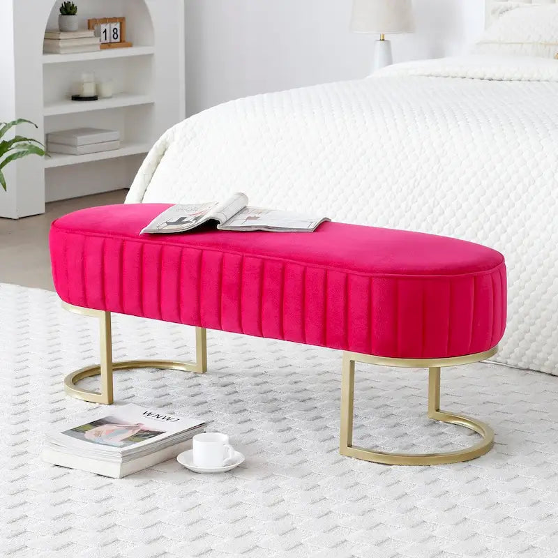 Banc ottoman ovale matelassé en canaux de 122 cm avec cadre en bois massif, mousse haute densité et base en métal doré en forme de U