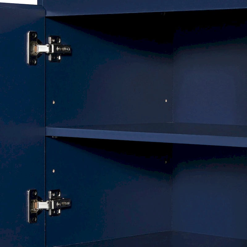 Buffet à deux portes en MDF avec coins arrondis, portes à ouverture par pression, deux étagères réglables, piétement en métal doré.