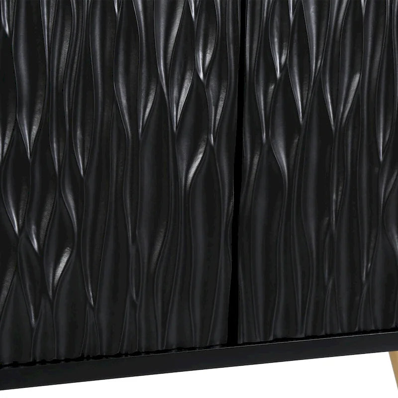 Cabinet d'appoint noir à deux portes, texture sculptée, poignées dorées martelées, pieds fuselés