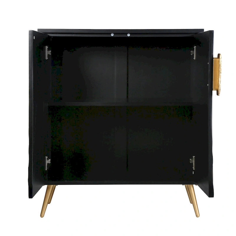 Cabinet d'appoint noir à deux portes, texture sculptée, poignées dorées martelées, pieds fuselés