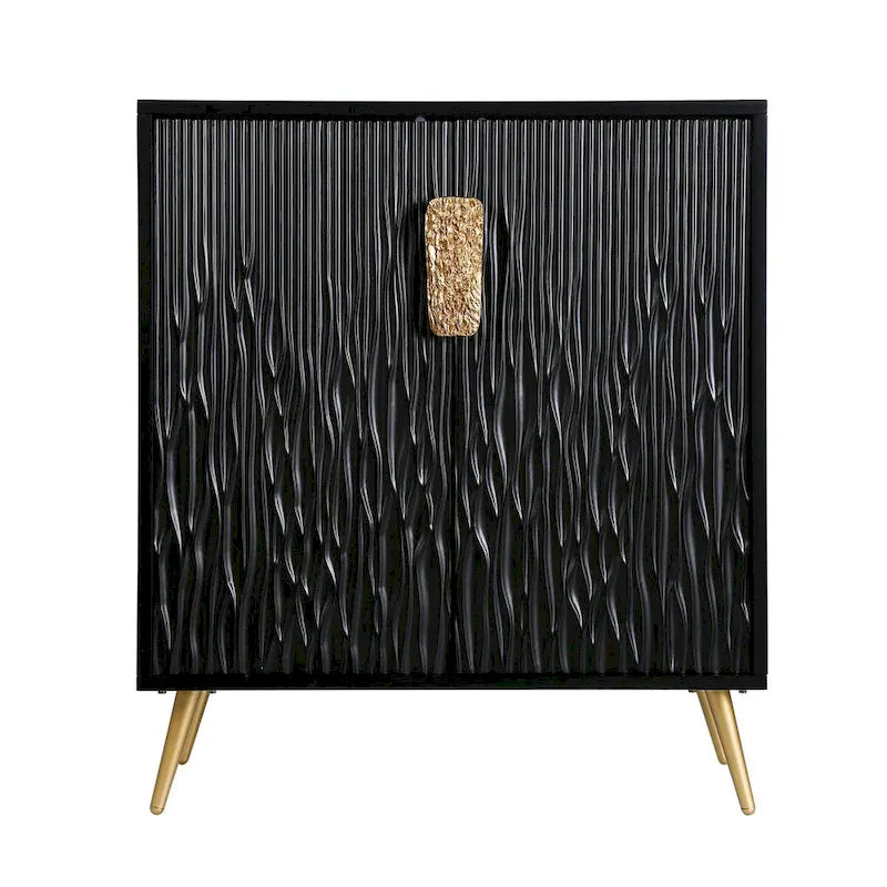 Cabinet d'appoint noir à deux portes, texture sculptée, poignées dorées martelées, pieds fuselés